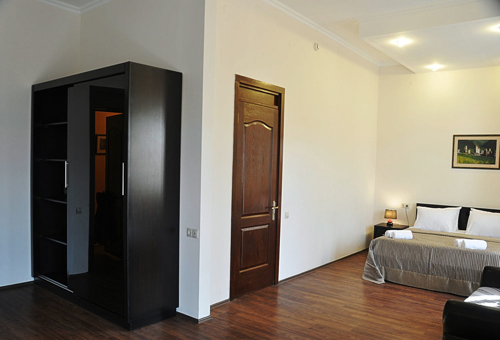 Gold Star Hotel Tbilisi Exterior photo